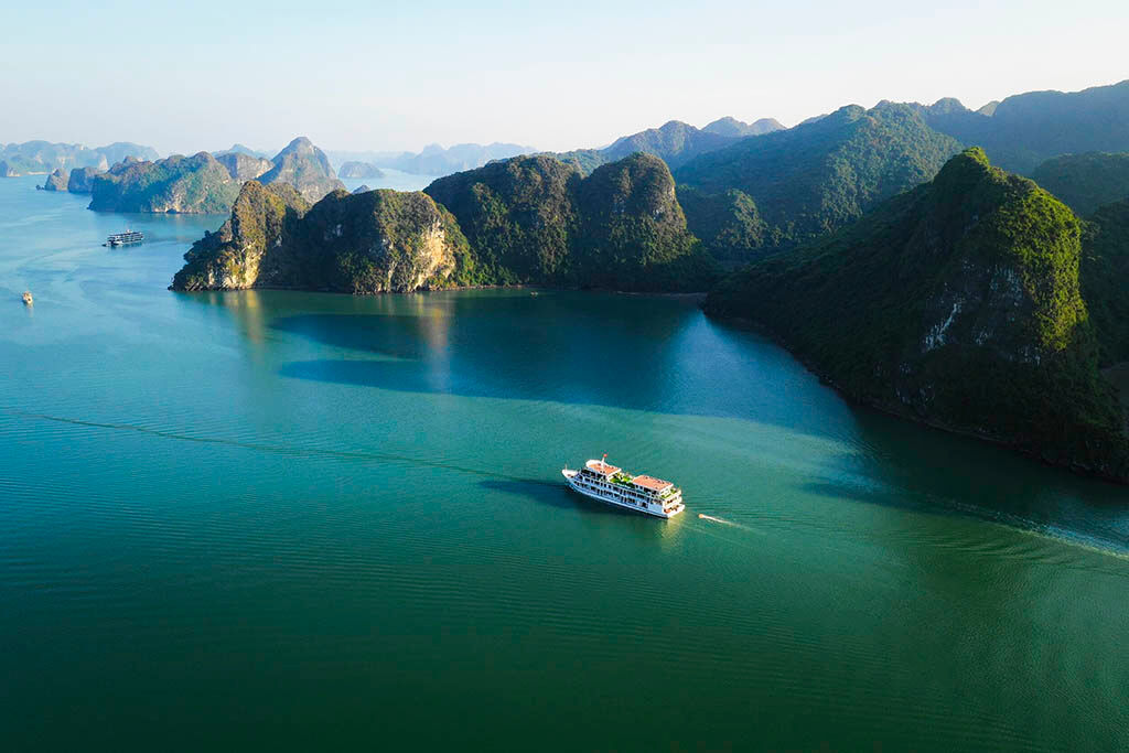 Halong Bay Cruise-Sapphire Cru